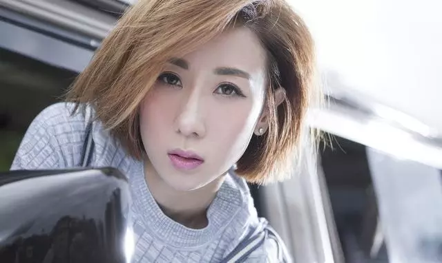 中風母親坐輪椅出席婚禮!37歲女神榮升大姑奶:媽媽神志尚未甦醒