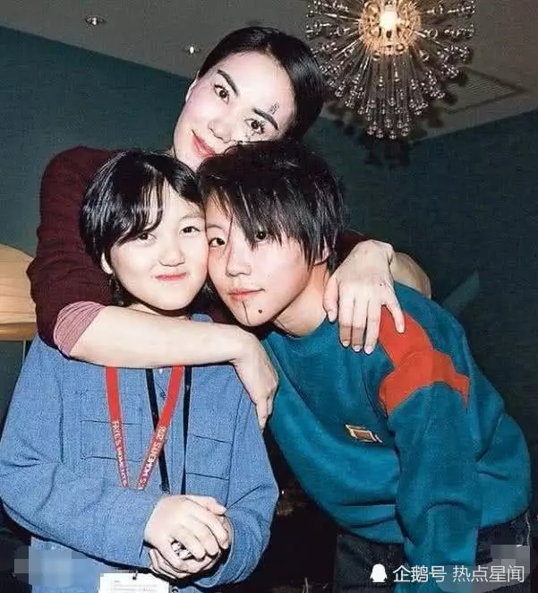 已和王菲結婚?謝霆鋒演講稱有兩兒兩女妻子是巨星(組圖)