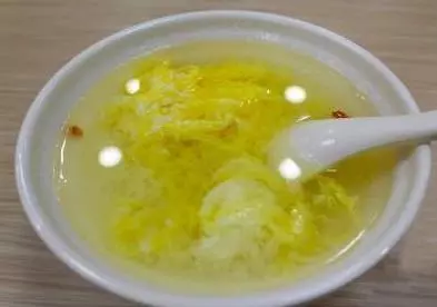 明天早晨喝一碗開水「沖雞蛋」,晚上睡得香,看物更清晰,3個好處可能悄悄來臨