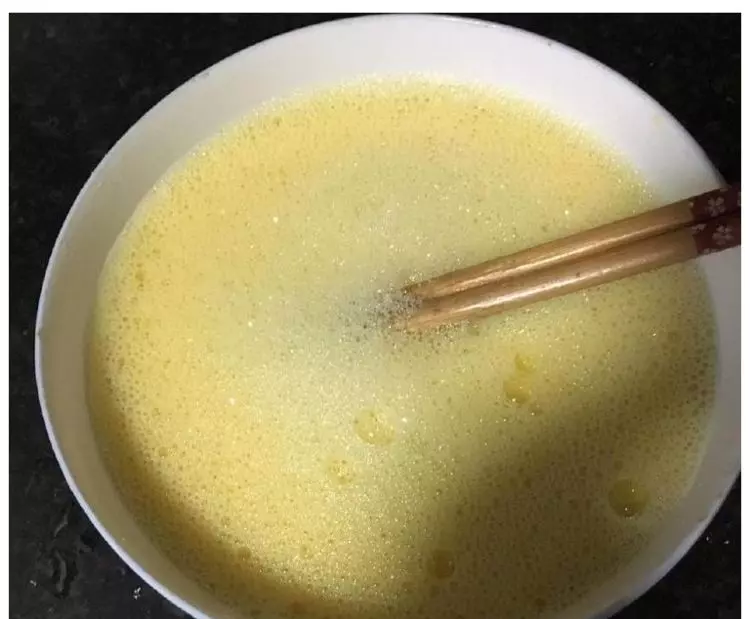 明天早晨喝一碗開水「沖雞蛋」,晚上睡得香,看物更清晰,3個好處可能悄悄來臨