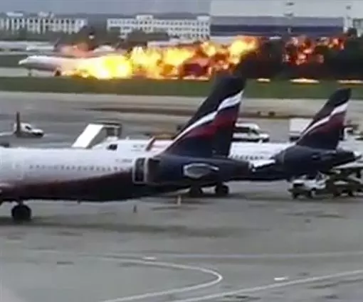 俄客機起火迫降!機上78人已41死