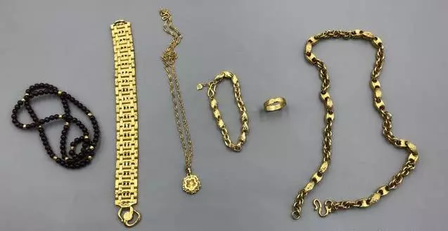 為什麼金店喜歡顧客以舊換新?店員無意說漏嘴,原來其中有秘密,真應該早點知道