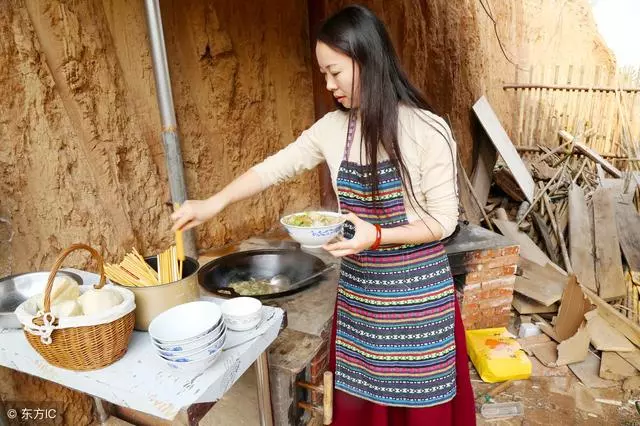 老公:你媽有錢,我問她借點錢怎麼了 我:向誰借都可以她就不行
