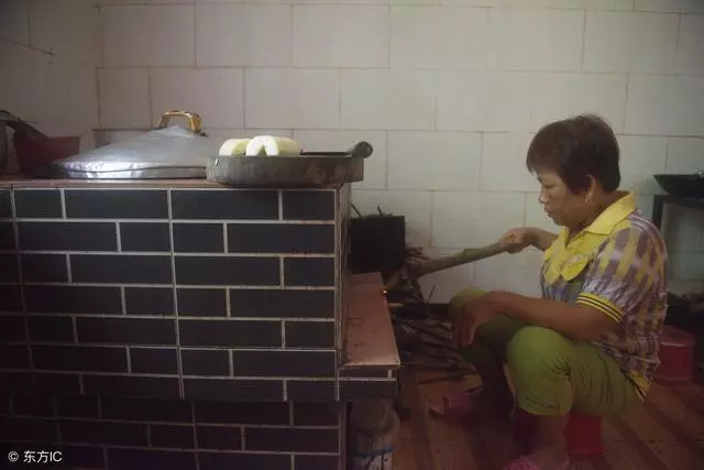 老公說:娶老婆回來就是洗衣做飯生孩子的,我怒懟他一句,他無語