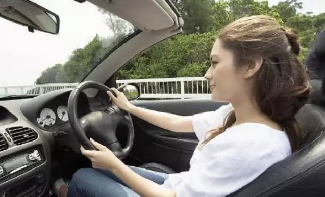 「開車看性格,停車看人品」,從開車讓你看出此人,值不值得深交