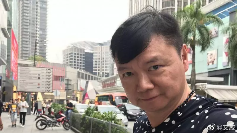 艾威人生低潮花盡積蓄為妻治病 經濟困難仍堅持助養28位兒童!