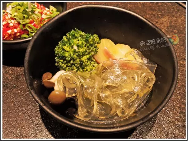 【台中】隱藏在巷弄的特色鍋物~隱鍋,果香蔬食鍋&麻油素菇鍋