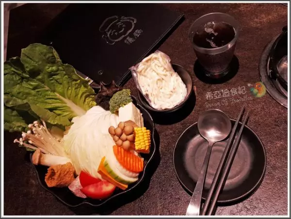 【台中】隱藏在巷弄的特色鍋物~隱鍋,果香蔬食鍋&麻油素菇鍋