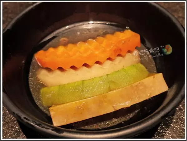 【台中】隱藏在巷弄的特色鍋物~隱鍋,果香蔬食鍋&麻油素菇鍋