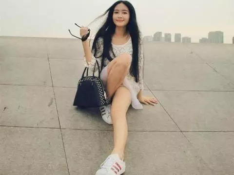 女大學生賓館開房,4天都沒出過門,老闆報警闖入後驚呼受不了!