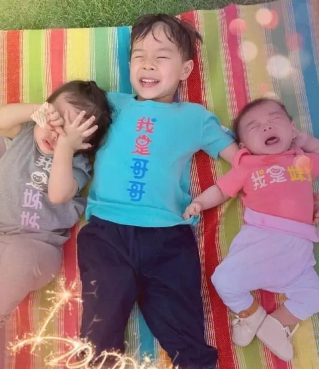 前跳水女王三胎後首次現身,本想艷壓群芳,但是媽媽一出現就輸了