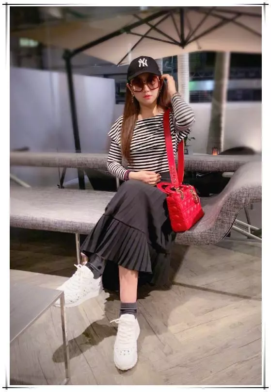 Selina厲害了!臉胖一圈卻美出天際,戀愛中的女人果然最美膩!
