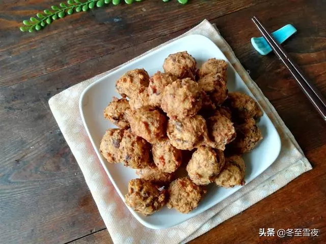 用豆腐炸丸子,教你這樣搭配,外焦香里鮮嫩,一口一個吃著香