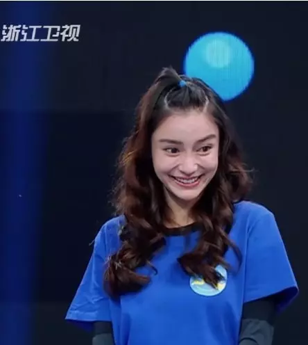 顏值巔峰的時代!Angelababy舊照被翻出!下半身只穿「這個」超大膽!網民:還是當年的她比較美~