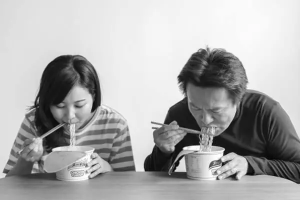 不要再用錯誤方法吃泡麵!遵守 4 原則也能吃得很健康