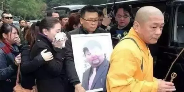 台灣重量級藝人的妻子「婚後成為家庭主婦」,老公不幸走後「連飯都吃不飽」:女人,你一定要經濟獨立!