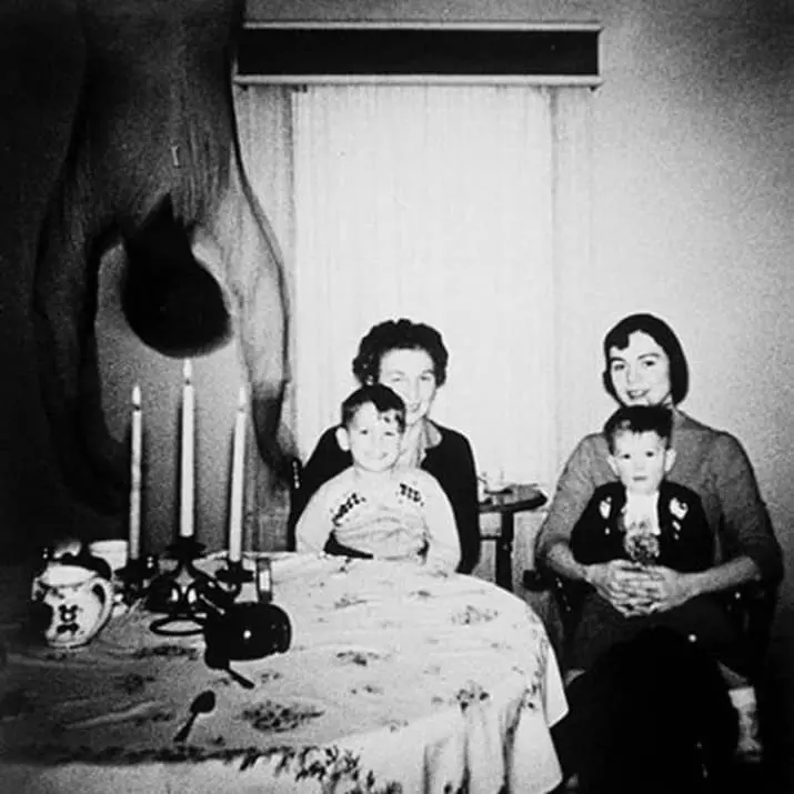 12張「不信鬼神的人看完都會冷汗直流」的真實靈異照片!膽小勿入~~~