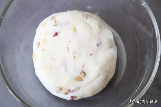 自從學會糯米糕的如此做法,我家三天兩頭做一次,營養美味又解饞