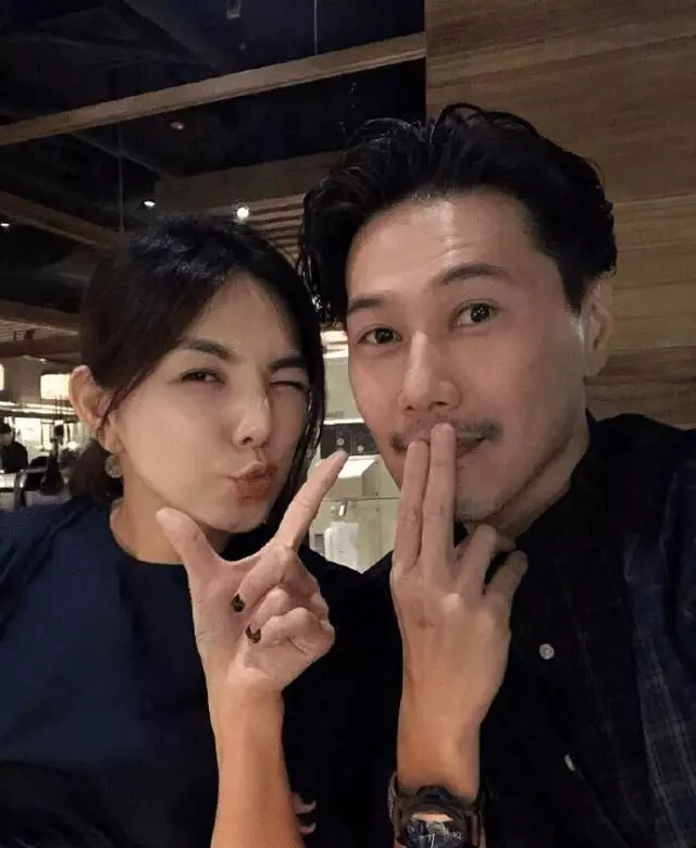 Ella結婚七周年,這碗狗糧我先乾了