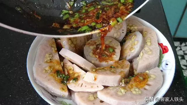 蓮藕最營養好吃的做法,簡單味美湯汁鮮甜,一次做一鍋不夠吃,香!快來試一試~