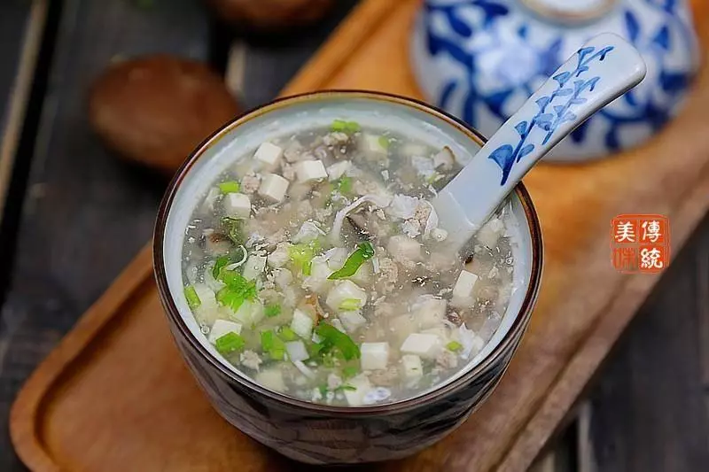[ 5道豆腐湯 ]簡單易做法。飯前喝一碗，全身冒汗，應對降溫正適合