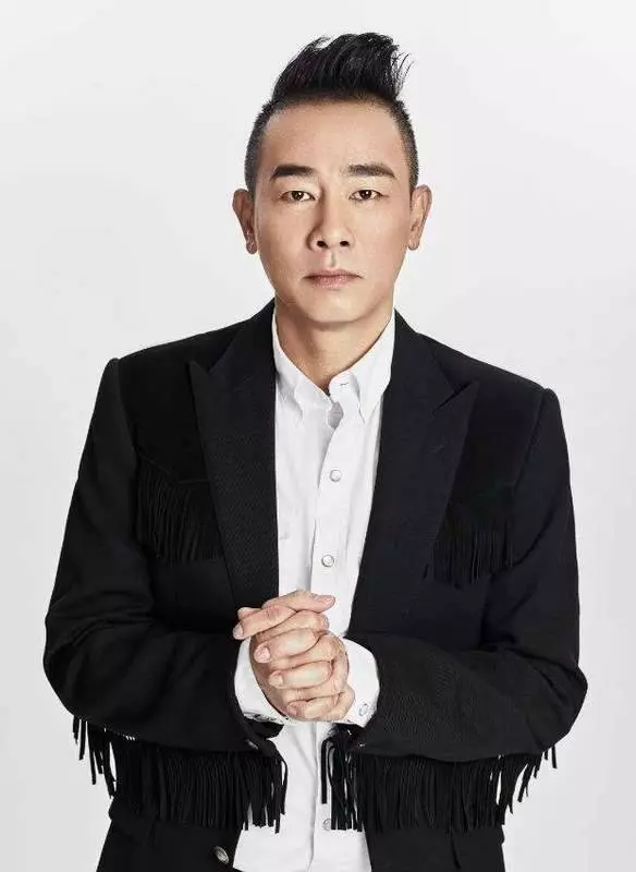 吳尊為陳小春演唱會打call, 應采兒甘薇方安娜等姐妹組團應援