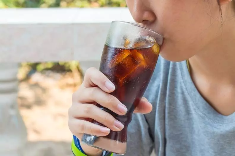 女生絕不能喝這杯致命飲料,越喝乳ai 離你越近!!!