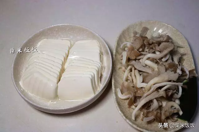 這菜蒸一蒸就可上桌,簡單好做又有營養. 常吃滋潤不上火,味道特鮮!! !