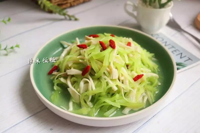 萵筍加它一起炒,只放鹽就特別鮮,比炒肉更好吃哦!