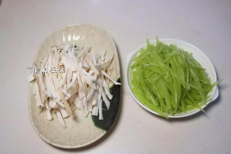 萵筍加它一起炒,只放鹽就特別鮮,比炒肉更好吃哦!