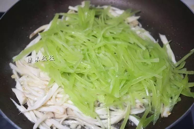 萵筍加它一起炒,只放鹽就特別鮮,比炒肉更好吃哦!