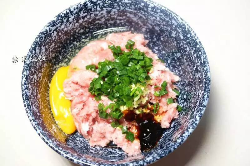 餛飩湯汁不難調,加這幾種調料,開水一衝,比骨頭湯還鮮美!!