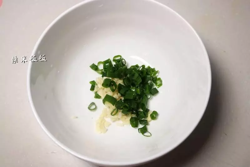 餛飩湯汁不難調,加這幾種調料,開水一衝,比骨頭湯還鮮美!!