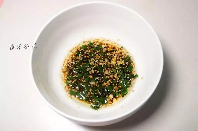 餛飩湯汁不難調,加這幾種調料,開水一衝,比骨頭湯還鮮美!!