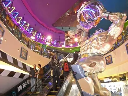 信義威秀要關了?知情人曝「每年租金2億」地主還想漲2成 明年影城恐搬家「集團無奈回應了」