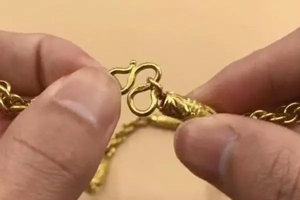 你經常戴金項鍊嗎?我也是今天剛知道,現在知道還不晚