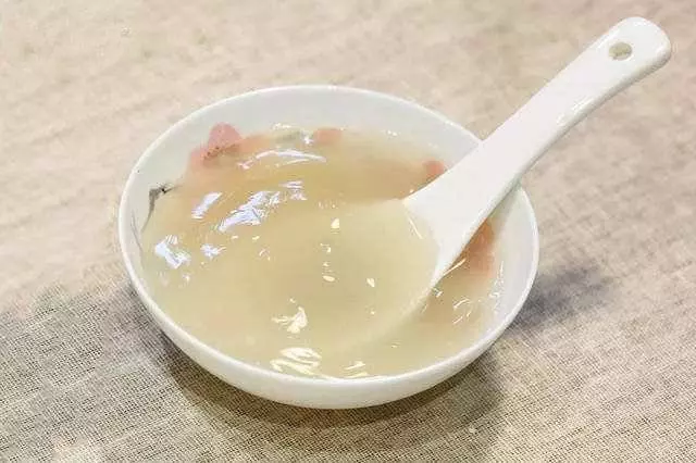 原來保存大蒜這麼簡單,放一年不乾癟不發芽,再也不用花大價買了