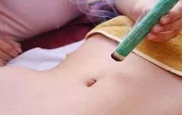 每天拍打腹部溝49次,健脾祛濕氣,減肚子,瘦大腿,全身一天比一天舒服