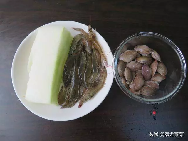 花甲別總是用來爆炒,試試這種夏天的家常湯做法,鮮美無沙無腥味