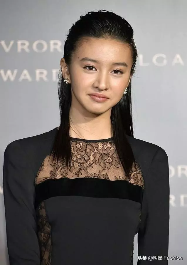 16歲木村光希登上國際T台,長相成熟身材不好,全靠爸爸光環?