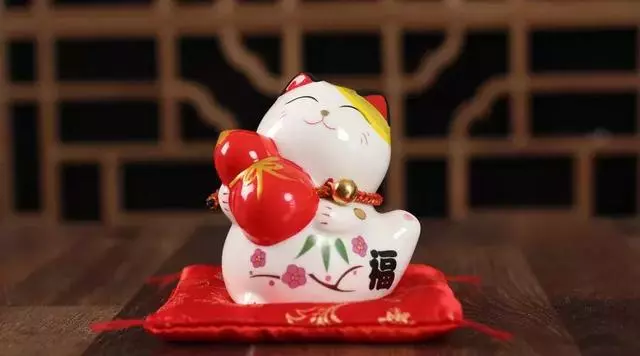 心理測試:選擇一隻招財貓,測你什麼時候會招來財運