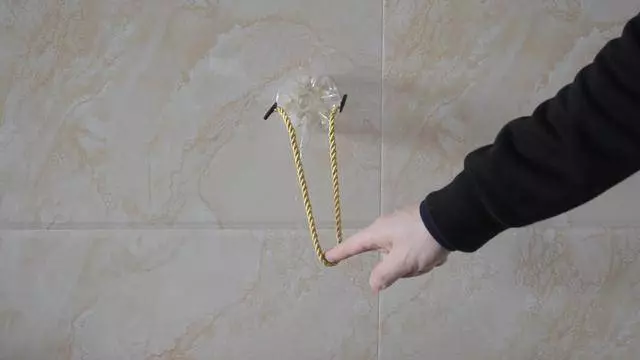 料瓶上穿一根繩子,放在衛生間一年省下不少錢,儘快告知身邊人