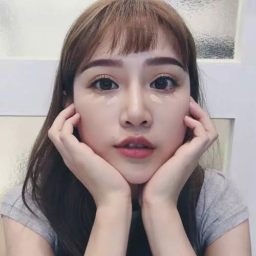 當年超紅的「無名正妹」現在已經不清純了,女大18變網友驚嚇「完全認不出來」!!