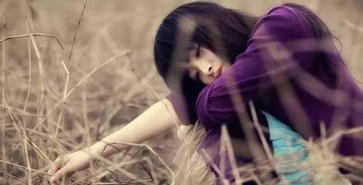 孕期家婆來照顧我半個月,家婆回去後,隔天小姑上門給了我一耳光