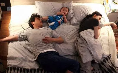 家婆給家裡請了保姆,上班中途返回家中,看到這一幕,我震驚了!