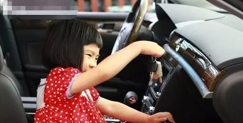 被鎖車中,不停按喇叭能自救!父母一定要告訴孩子!-預防走丟被騙,兒童安全