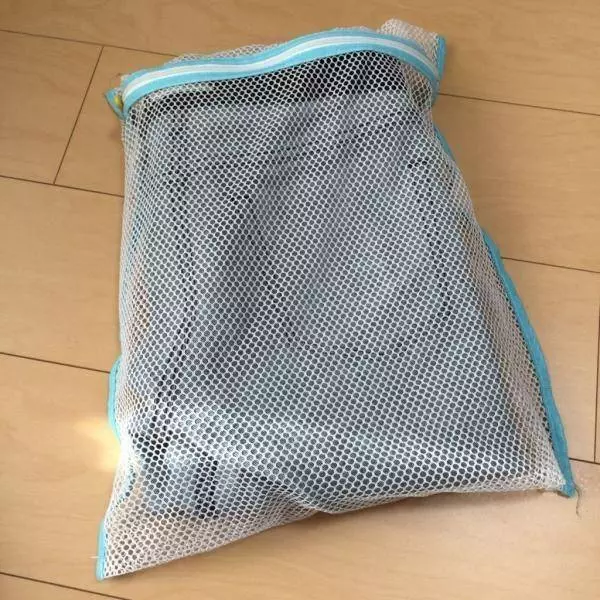 洗衣服時「衛生紙」忘了拿出來?教你一招,輕鬆去除衣服紙屑