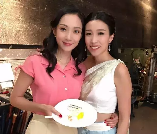 獲好姐妹鍾嘉欣「人肉速遞」慶生 TVB力捧花旦揚言:好愛嘉欣