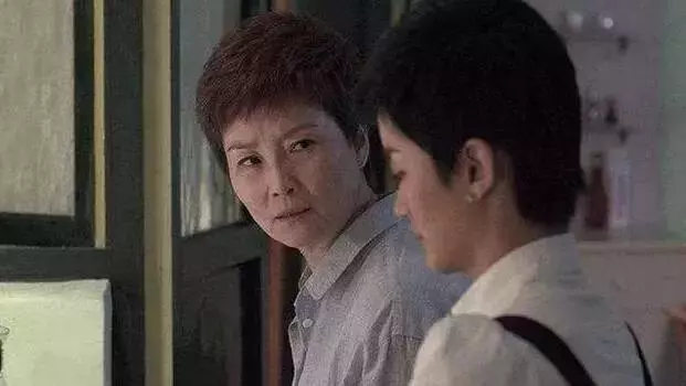 婚後一年,婆婆讓我把房子過給小叔子,我傻笑著搬走,隔天她哭了