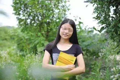 婆婆在家門口撿到一女嬰,18年後,才發現女嬰身份不一般